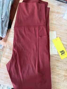 Burgundy High-Waist Leggings with Side Pocket